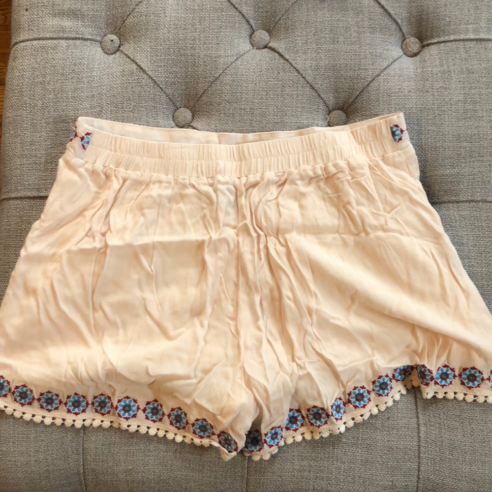 Shorts with flower print - Picture 2 of 4